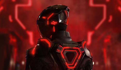 L'immagine di un personaggio con un casco futuristico del film Tron Ares prodotto dalla Disney