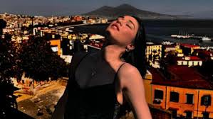 Maria Esposito di Mare fuori a soli 21 anni decide di lasciare Napoli ecco il motivo che la spinta verso questa decisione difficile