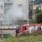 Ecco tutte le novità in merito all’incendio che ha devastato un’abitazione a Cava de’Tirreni, Sembra che il fuoco abbia trovato terreno fertile a causa di oggetti e vestiti accumulati negli anni.