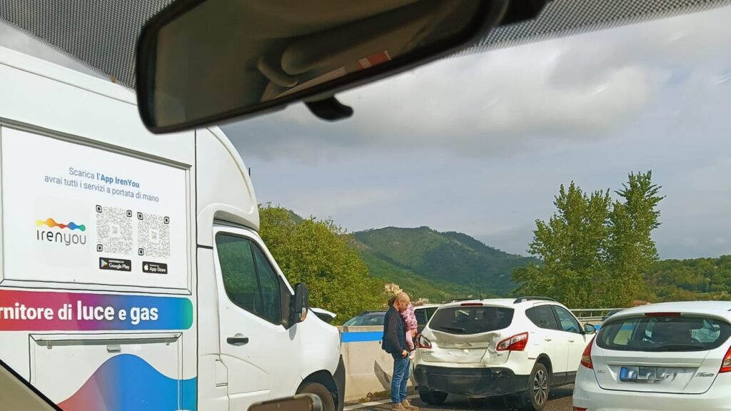 Due gli incidenti di questa mattina, uno sul raccordo Salerno-Avellino, l’altro a Via Calenda