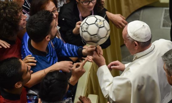 La Morte del  Papa ferma  le sfide calcistiche previste per lunedì in Albis.  ecco quando si recupera il turno dei vari campionati.
