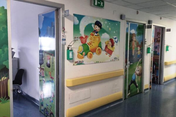 Un reparto più accogliente per i bambini: doppia donazione al reparto di Pediatria dell’Ospedale San Giovanni di Dio e Ruggi d’Aragona di Salerno