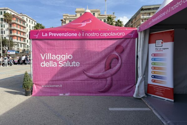 Salerno, inaugurato il Villaggio della Salute di Komen Italia: domani la “Walk for the Cure” sul Lungomare