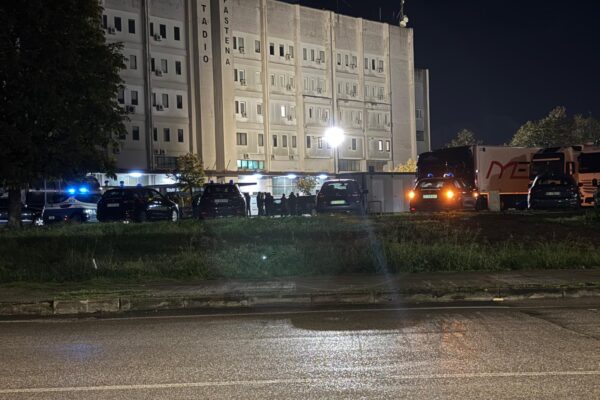Battipaglia, protesta dei camionisti contro il caro carburanti: intervento dei Carabinieri al presidio di Pastena
